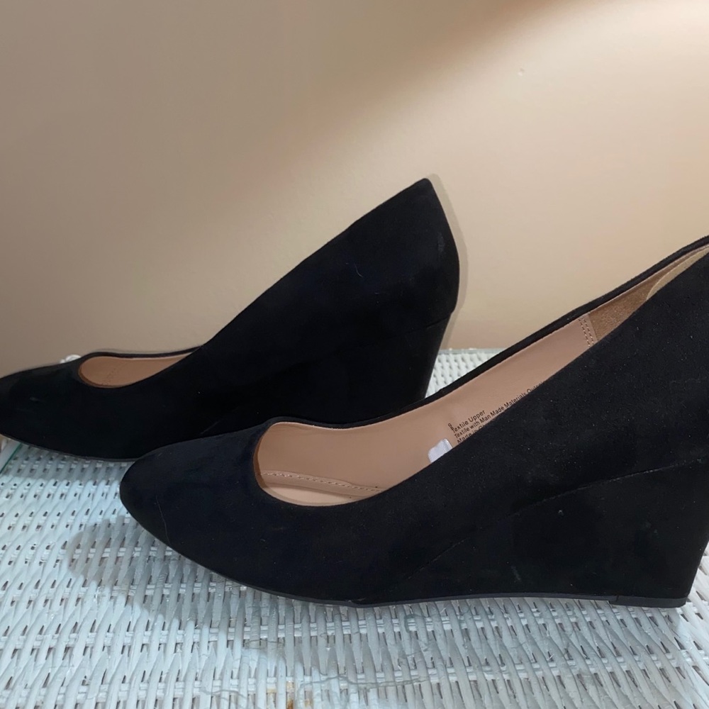 A New Day black velvet wedge